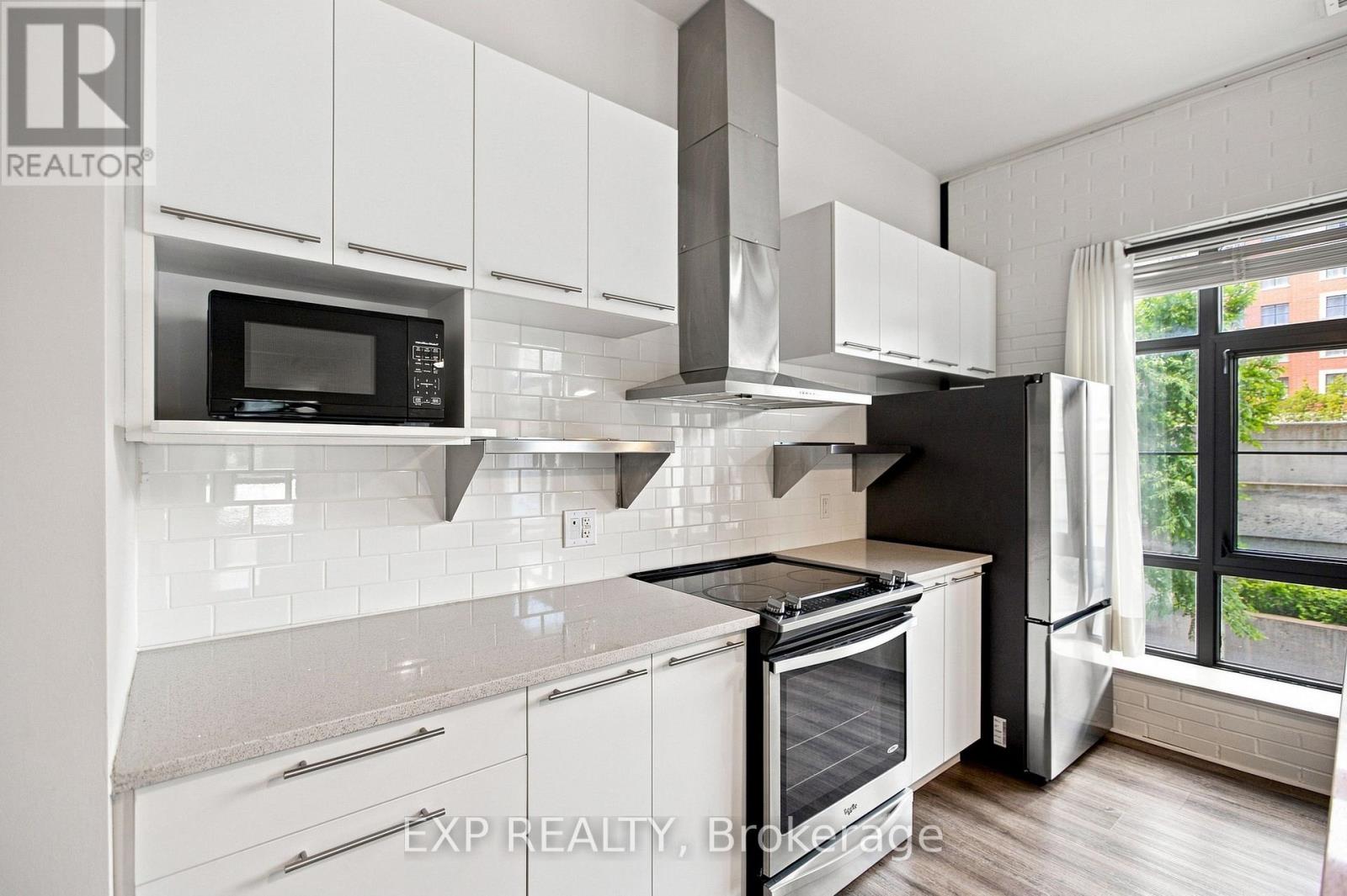 109 - 555 Anand Private Property Photo 12