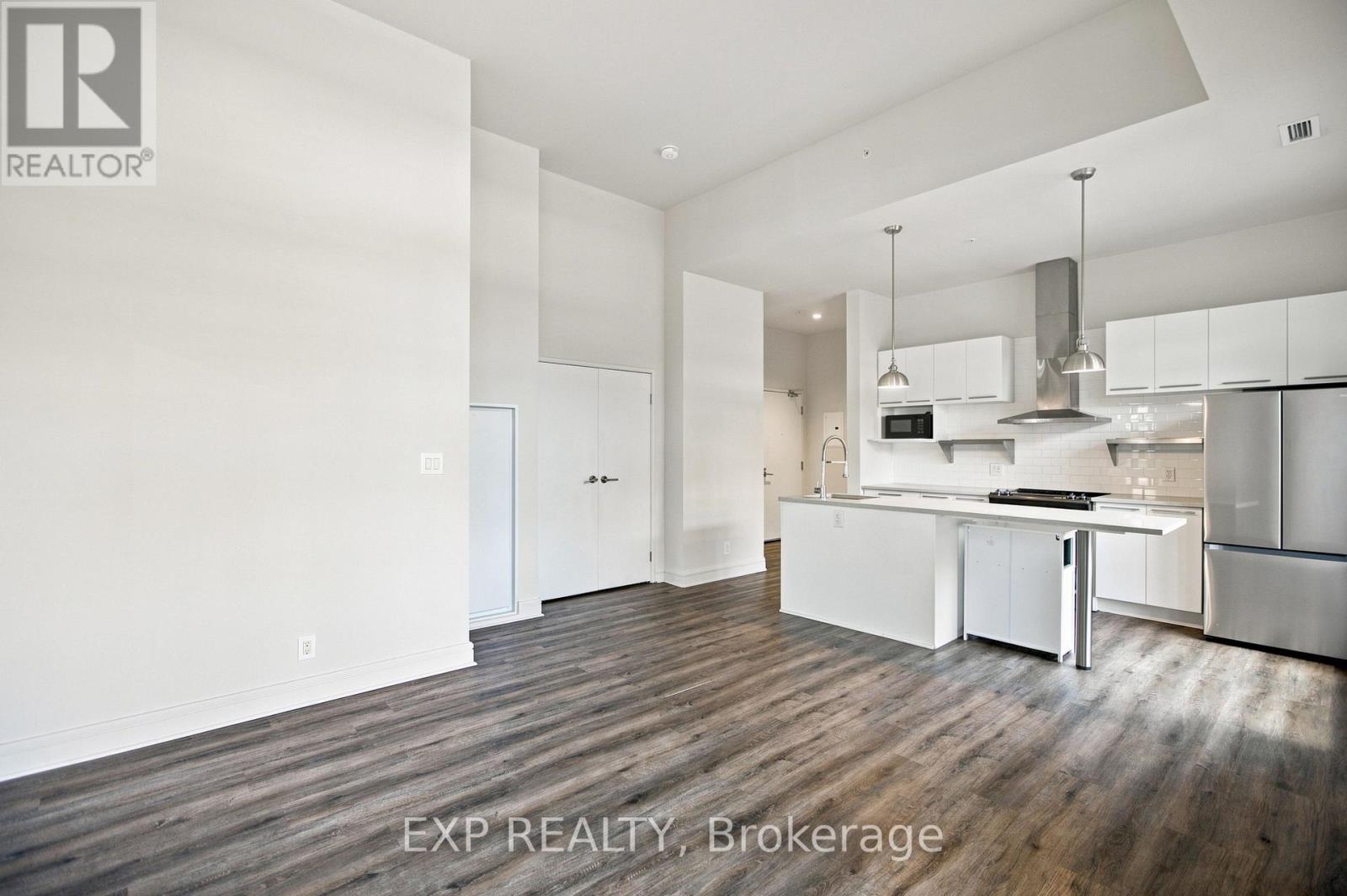 109 - 555 Anand Private Property Photo 16