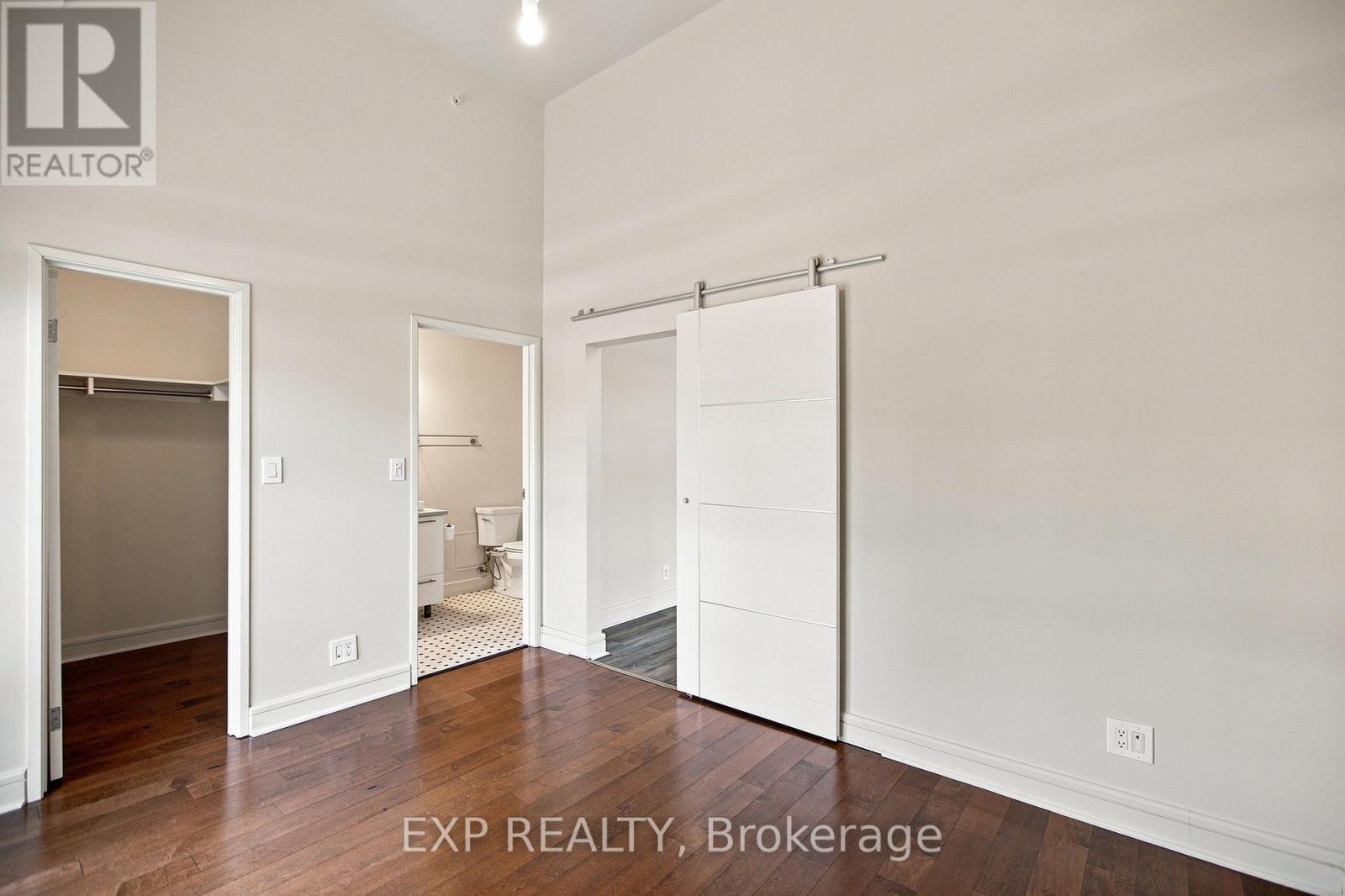 109 - 555 Anand Private Property Photo 20
