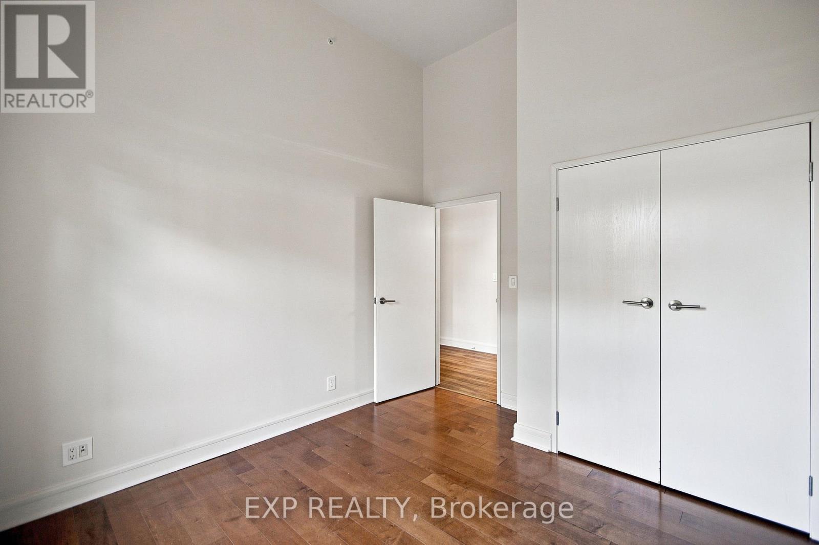 109 - 555 Anand Private Property Photo 25