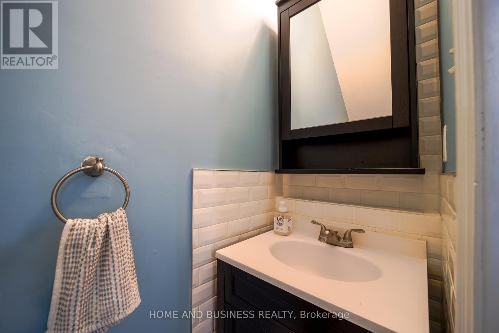 1 D'aubigny Road Property Photo 8