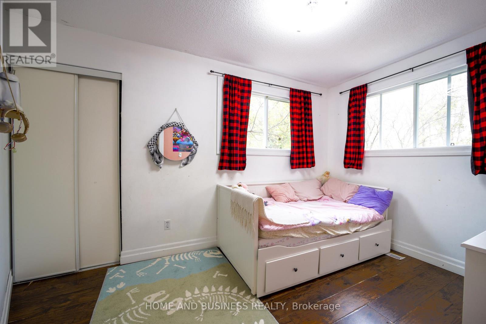1 D'aubigny Road Property Photo 23