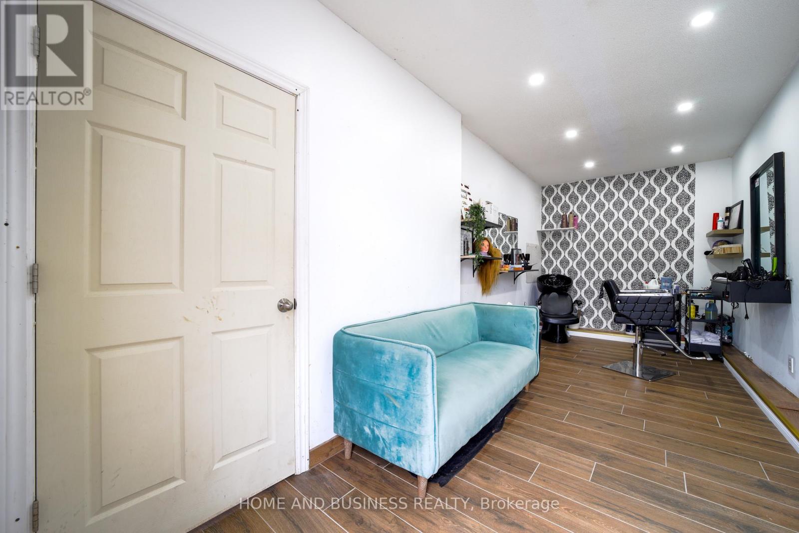 1 D'aubigny Road Property Photo 31