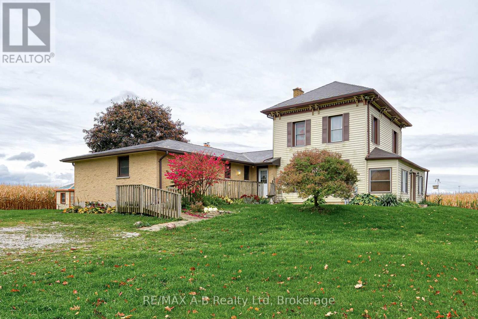 236056 23rd Line Property Photo 1