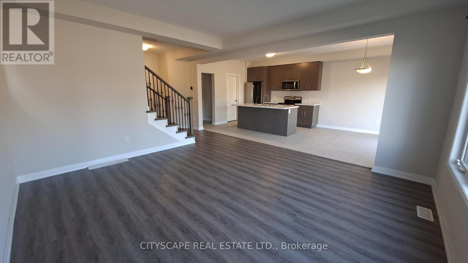 69 Bur Oak Drive Property Photo 6