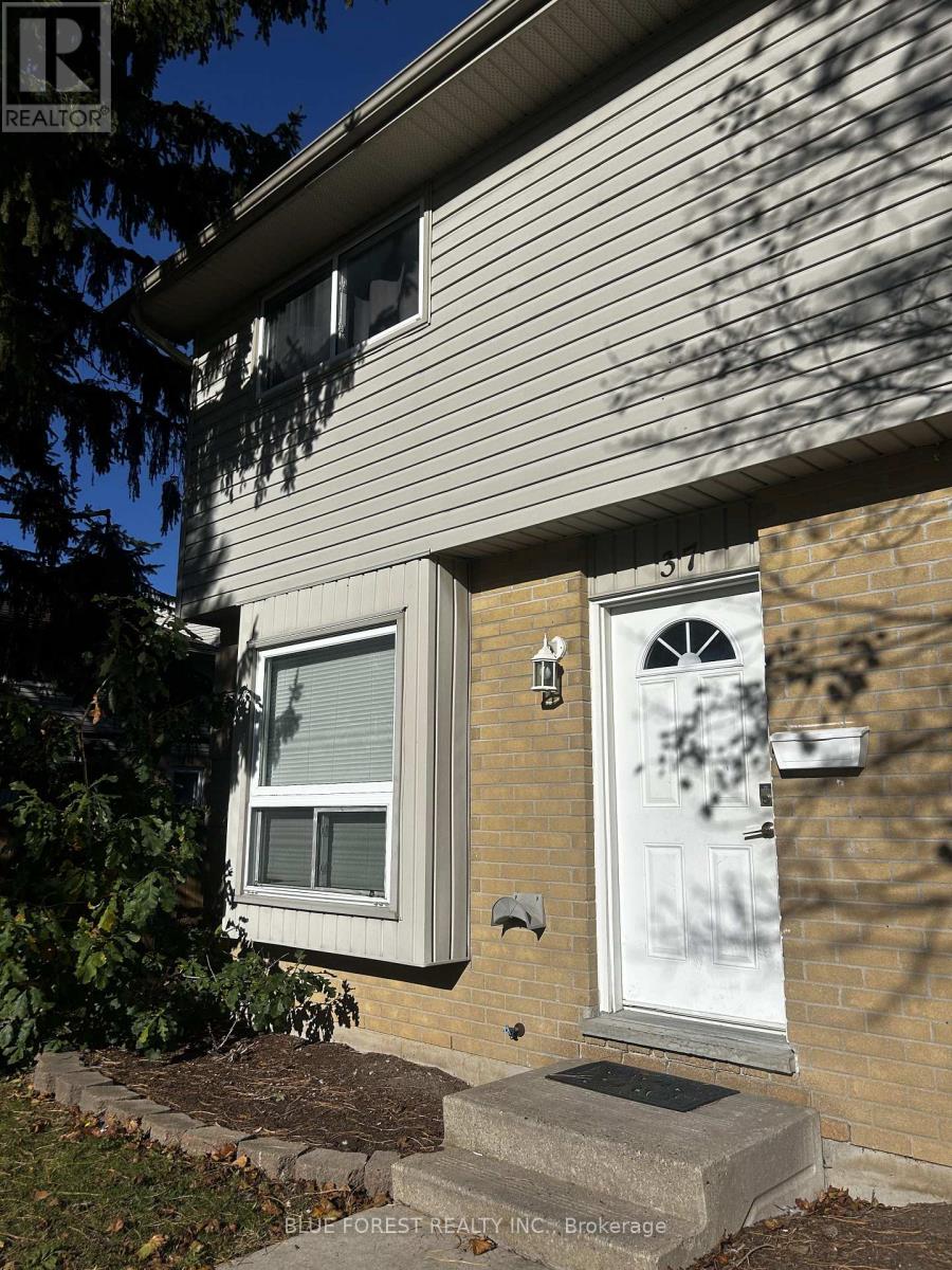 37 - 577 THIRD STREET Property Photo 1
