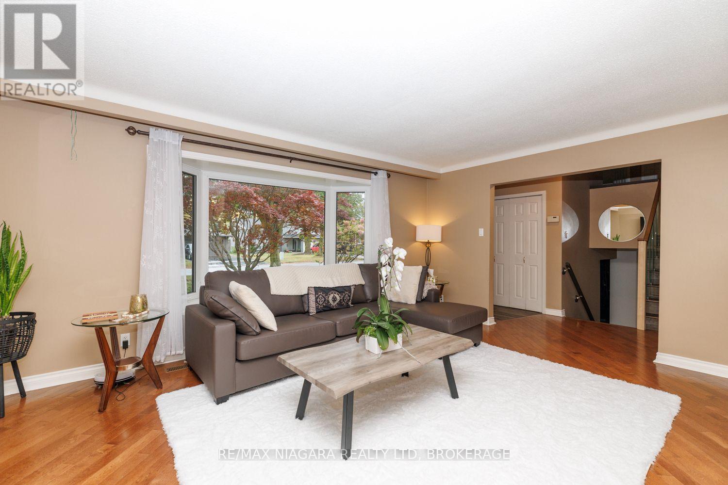 3360 Baker Crescent Property Photo 4
