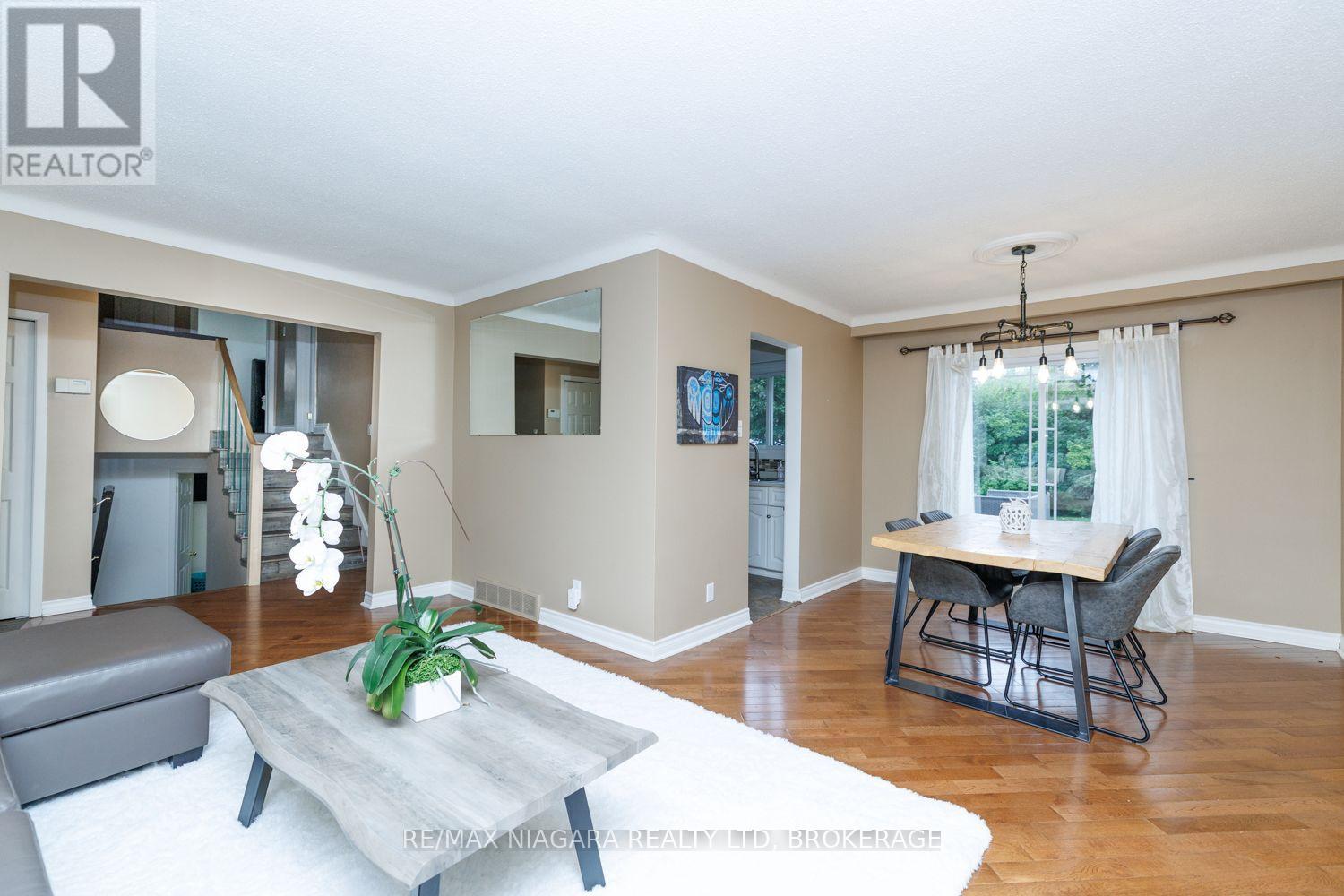 3360 Baker Crescent Property Photo 6