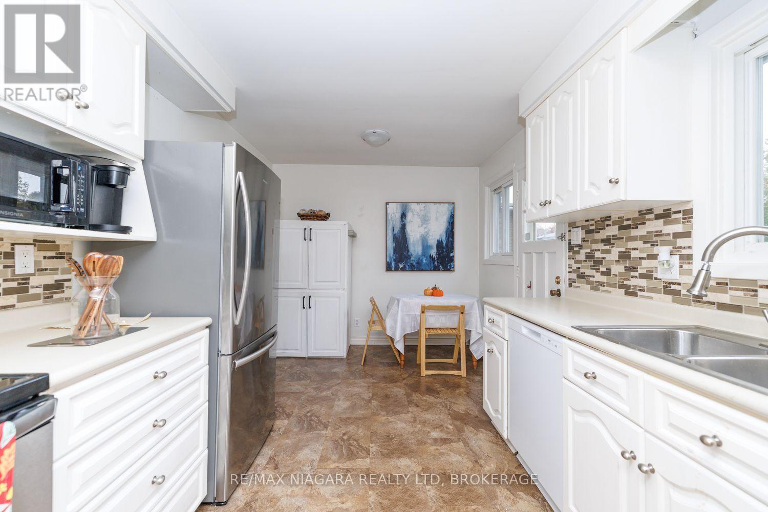 3360 Baker Crescent Property Photo 10