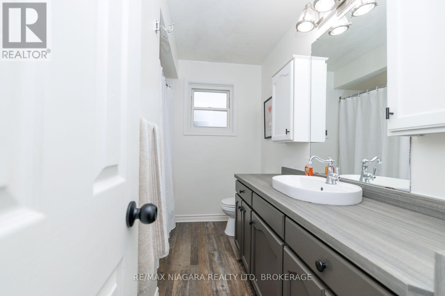 3360 Baker Crescent Property Photo 11