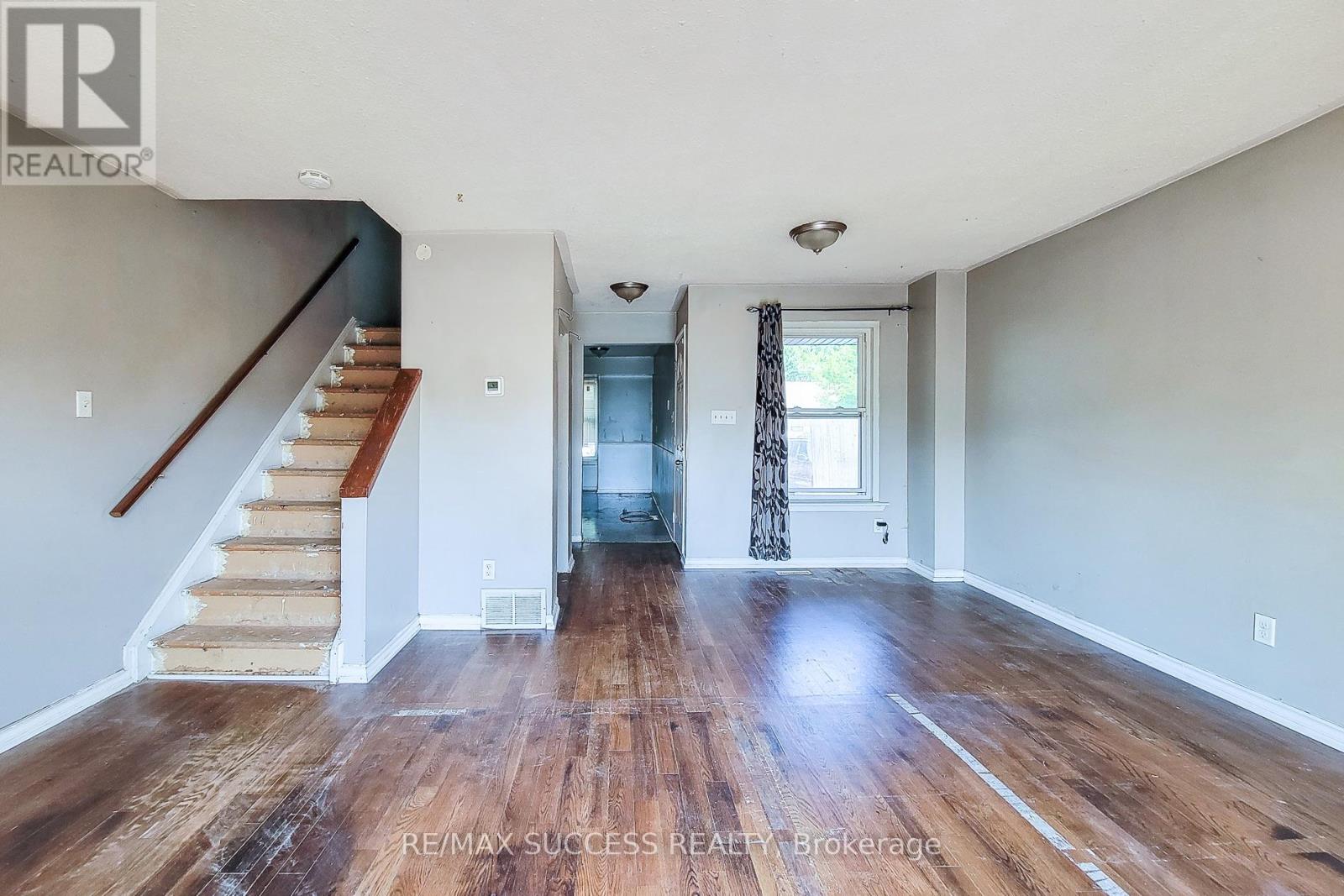 42 Enfield Crescent Property Photo 13