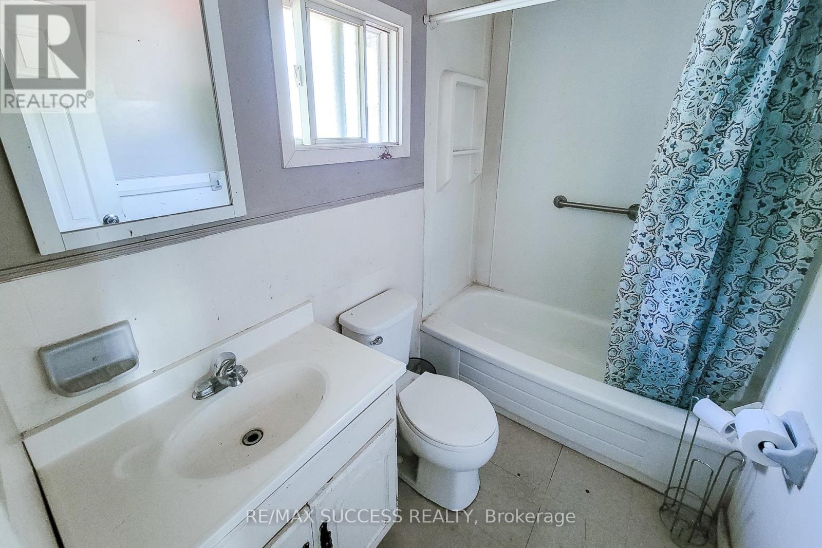 42 Enfield Crescent Property Photo 19
