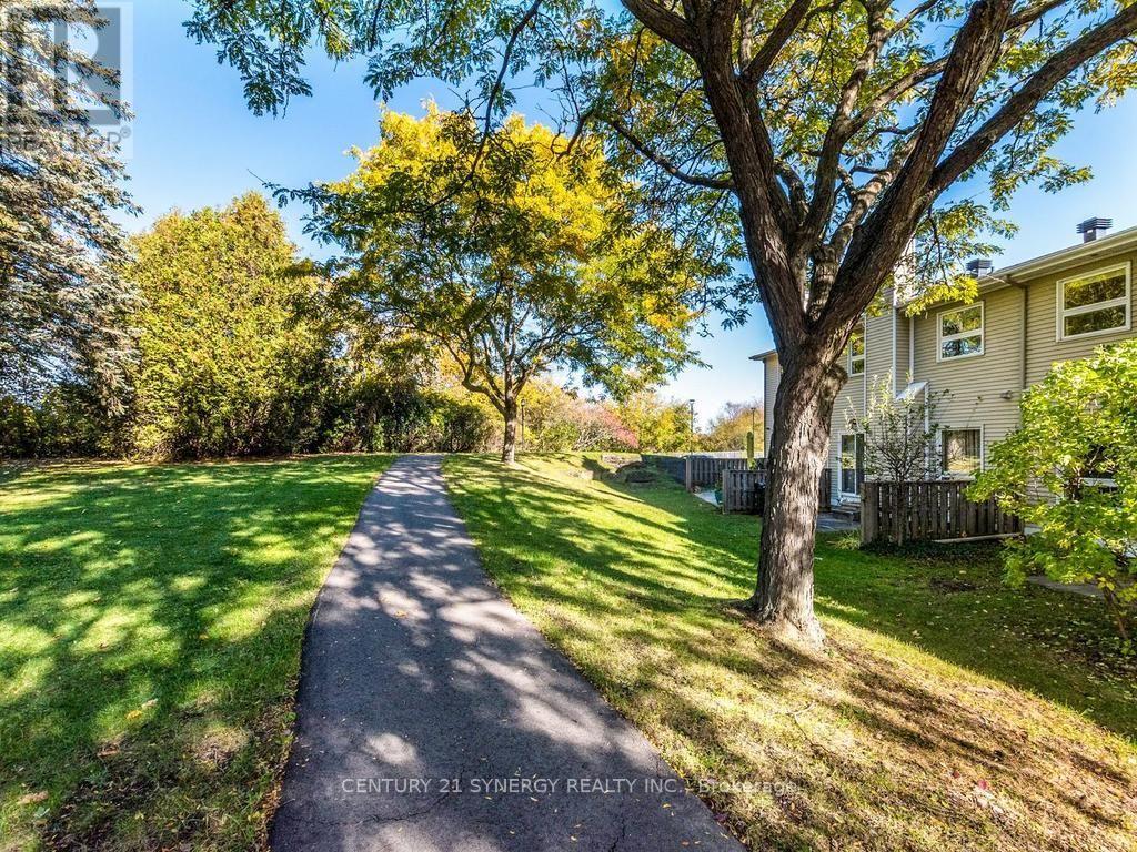 80 - 22c Maple Ridge Crescent Property Photo 35