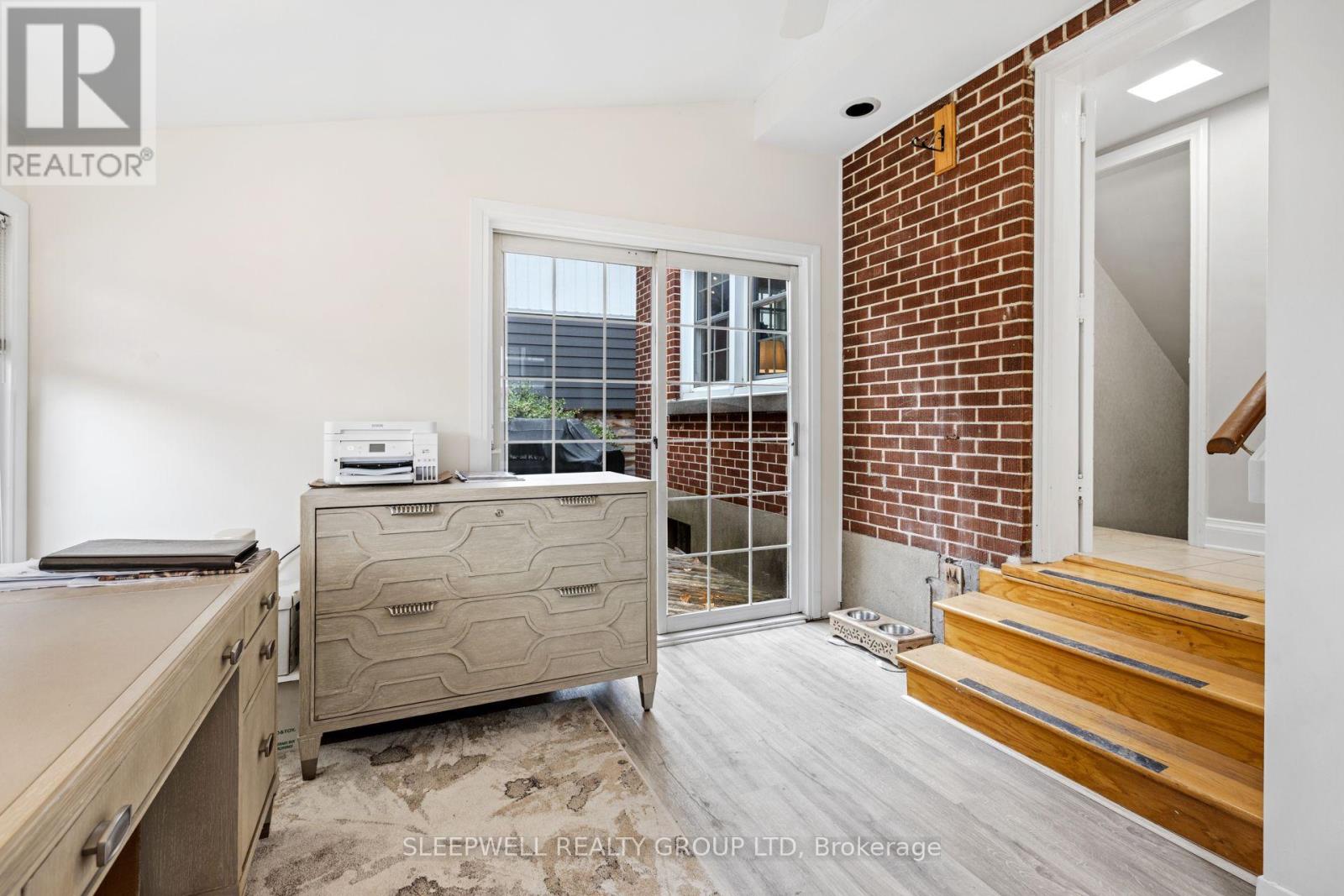 568 Golden Avenue Property Photo 10