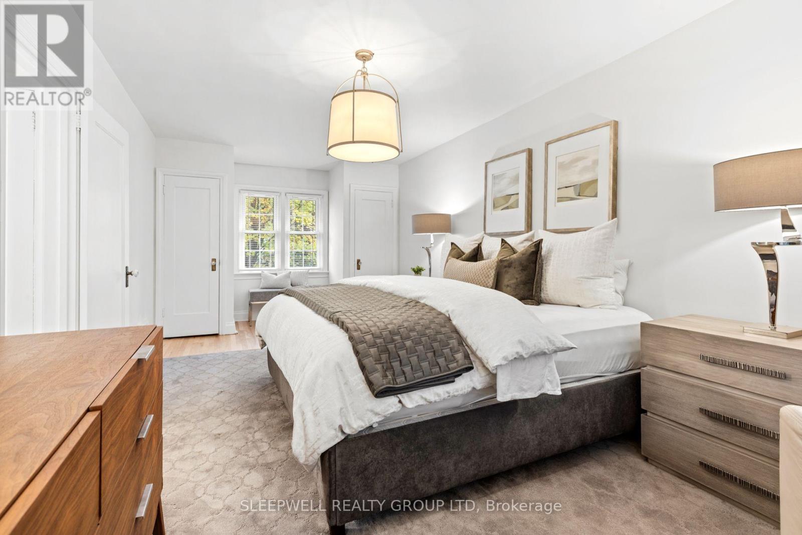 568 Golden Avenue Property Photo 15