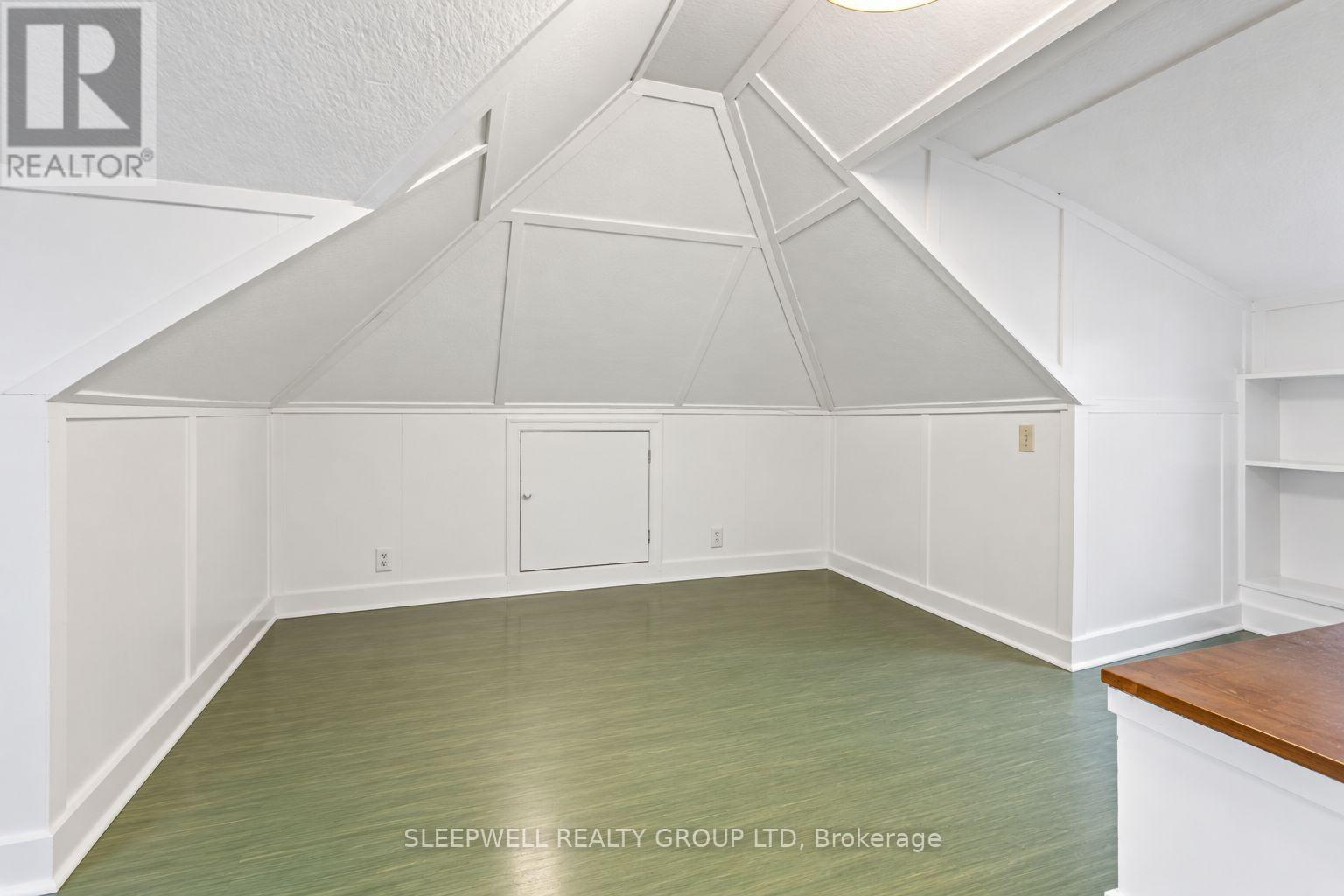 568 Golden Avenue Property Photo 20