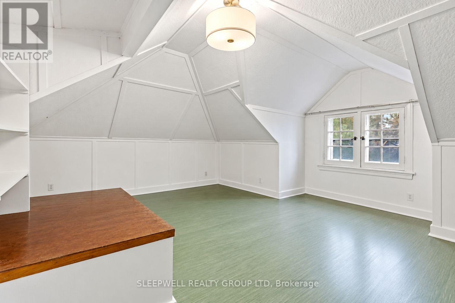 568 Golden Avenue Property Photo 21