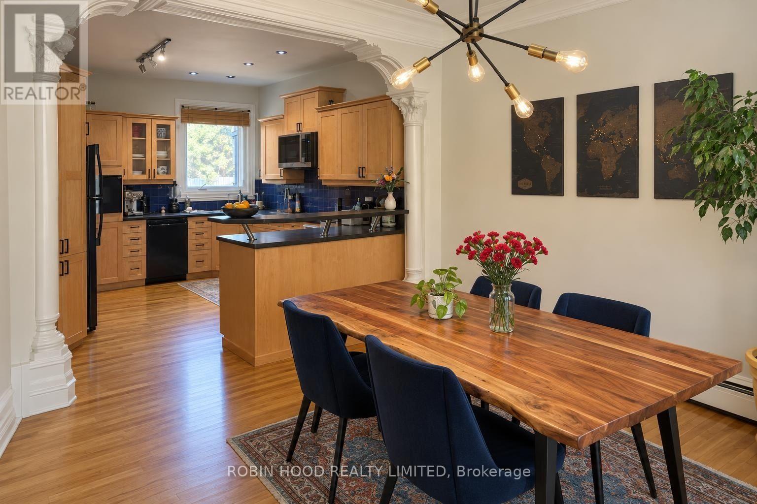 322 Lyon Street N Property Photo 3