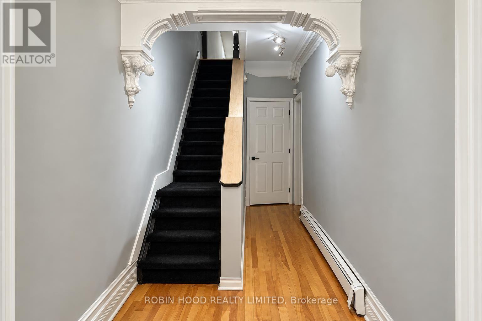 322 Lyon Street N Property Photo 6