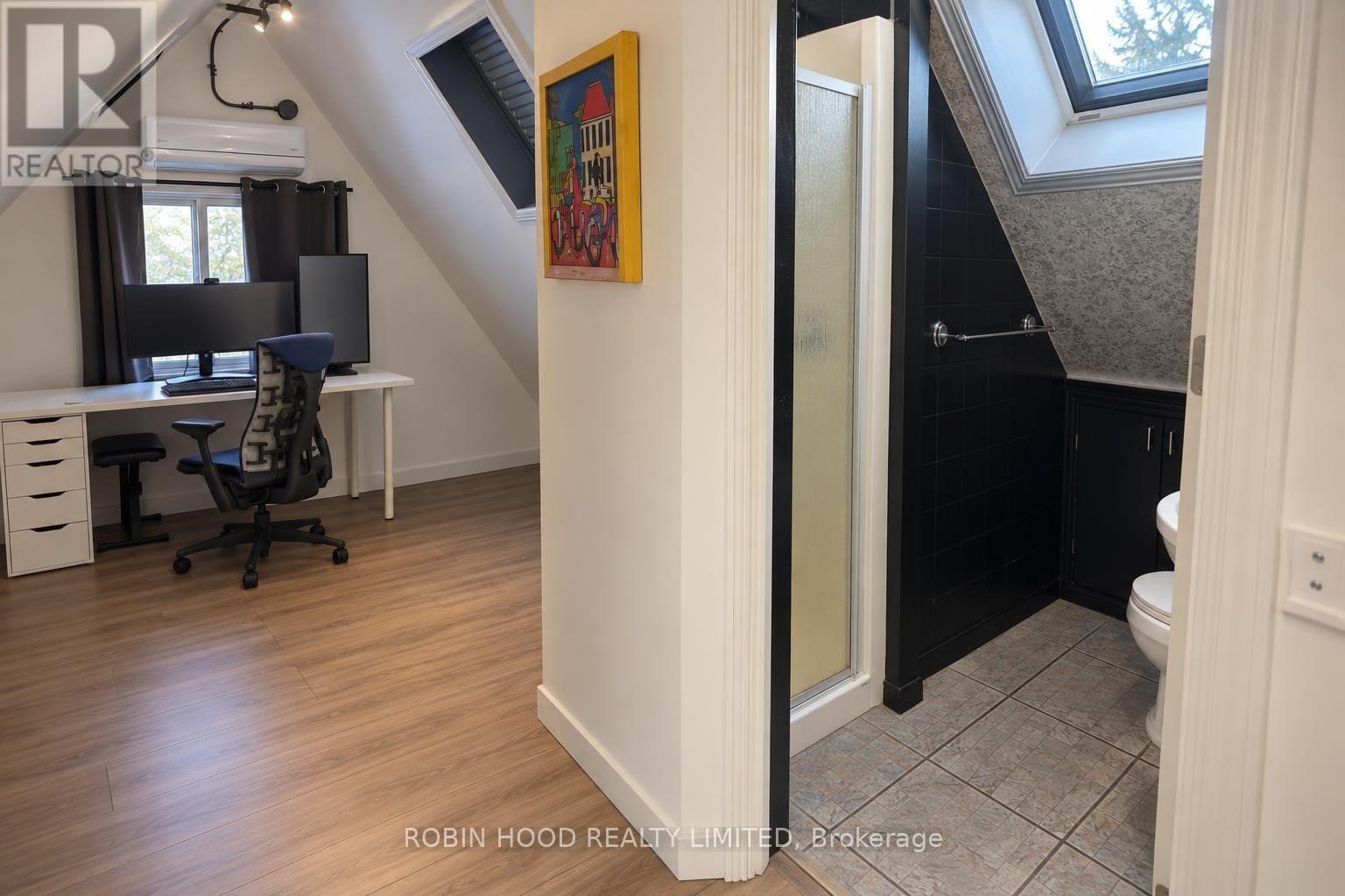 322 Lyon Street N Property Photo 12