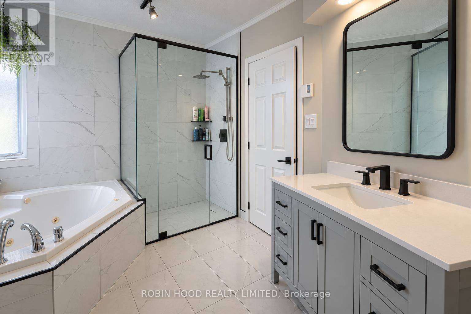 322 Lyon Street N Property Photo 16