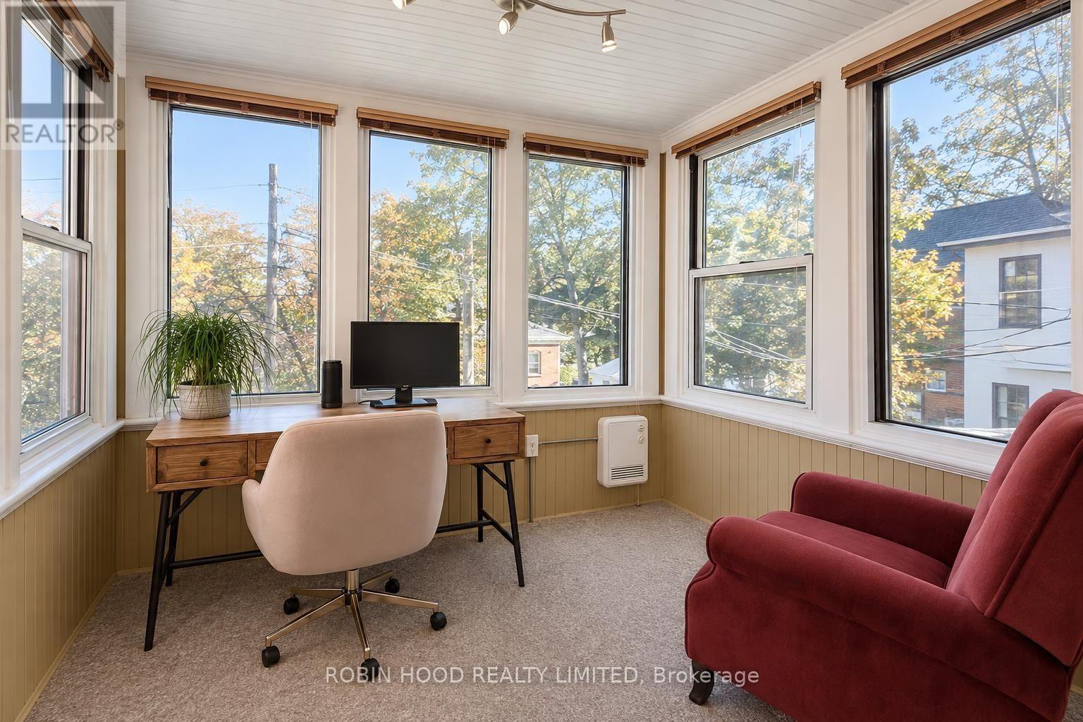 322 Lyon Street N Property Photo 17