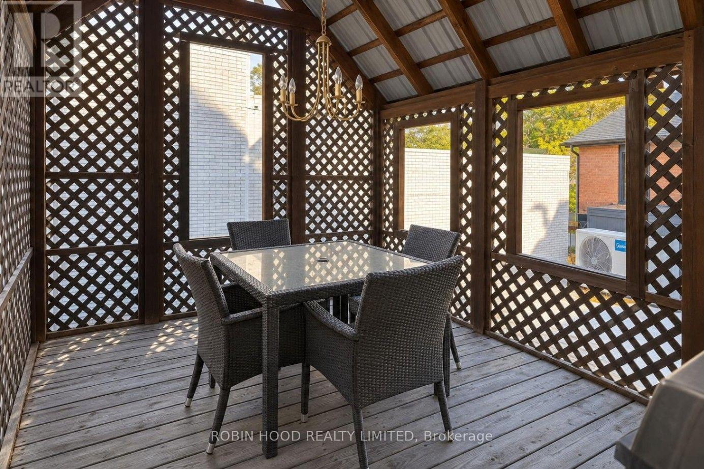 322 Lyon Street N Property Photo 18