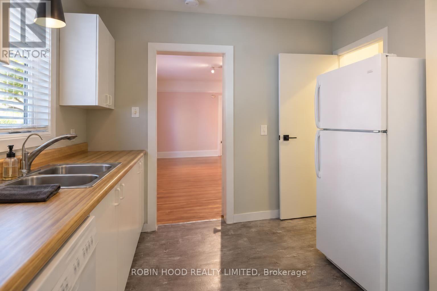 322 Lyon Street N Property Photo 28