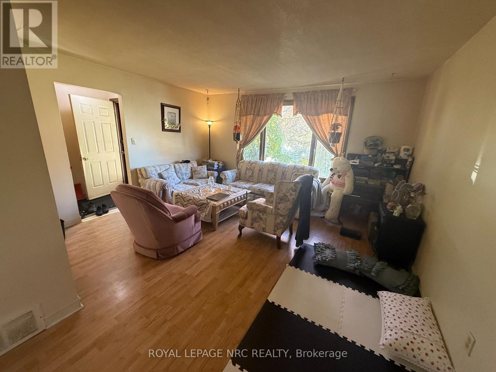 8102 Post Road Property Photo 2