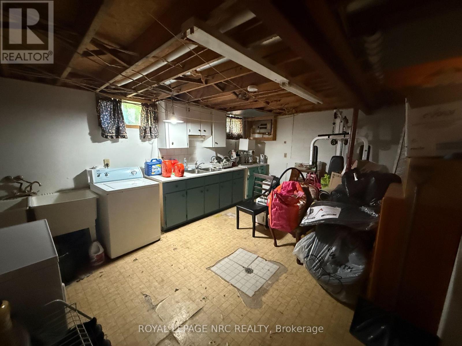 8102 Post Road Property Photo 9