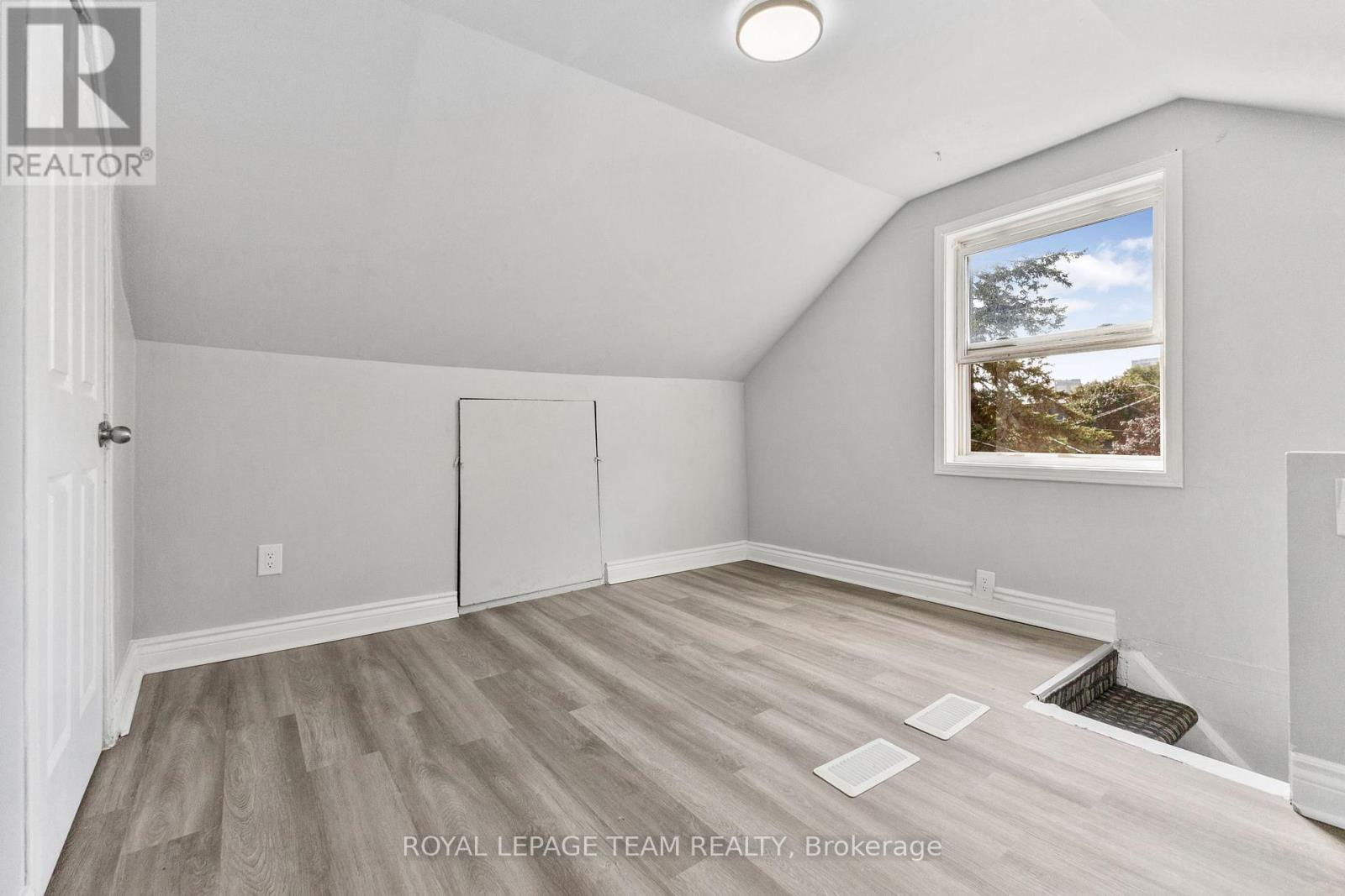 105 Jolliet Avenue Property Photo 27
