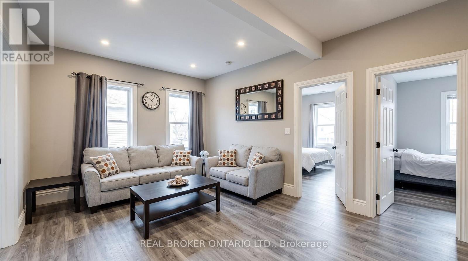 208 Mary Street Property Photo 8