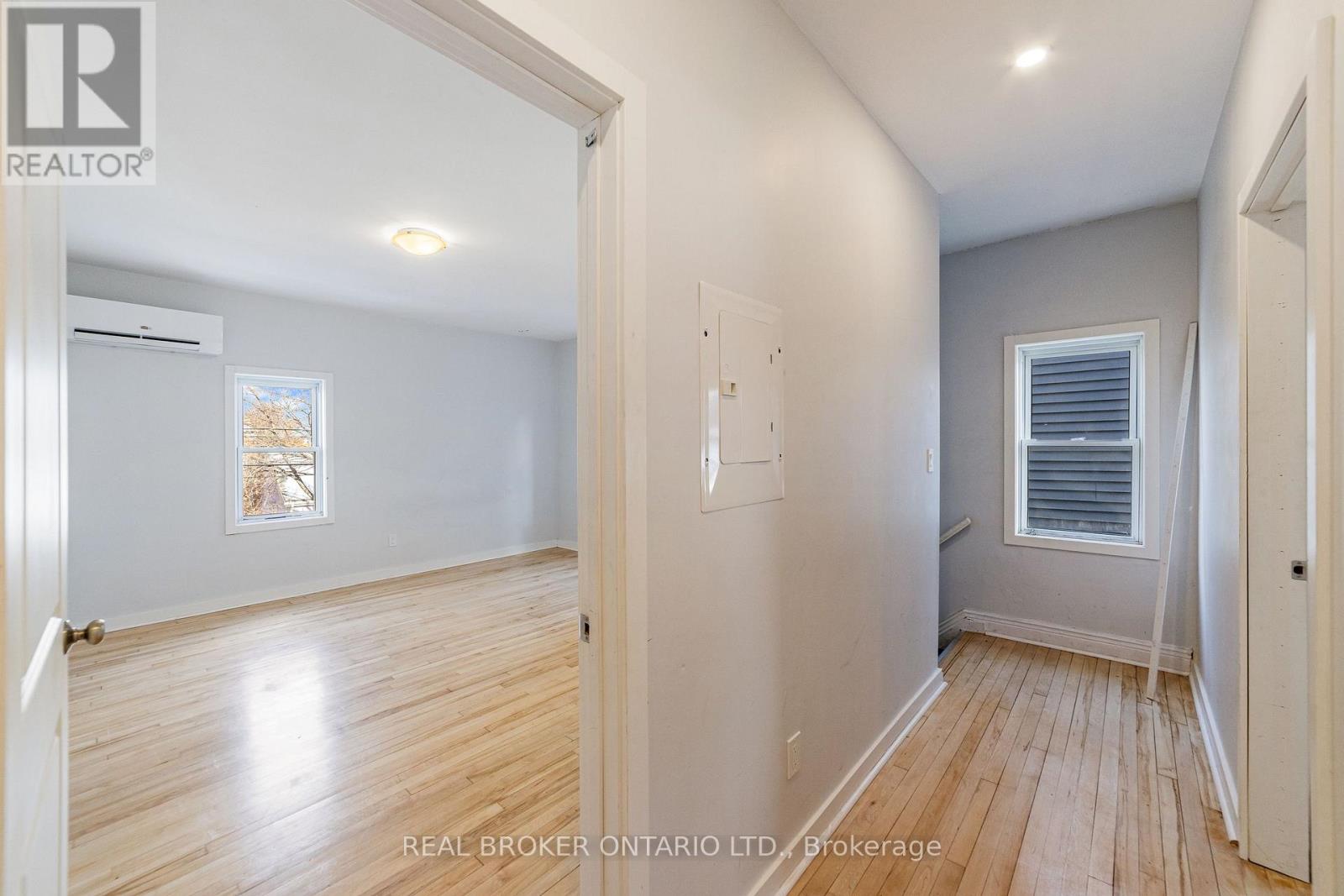 208 Mary Street Property Photo 14