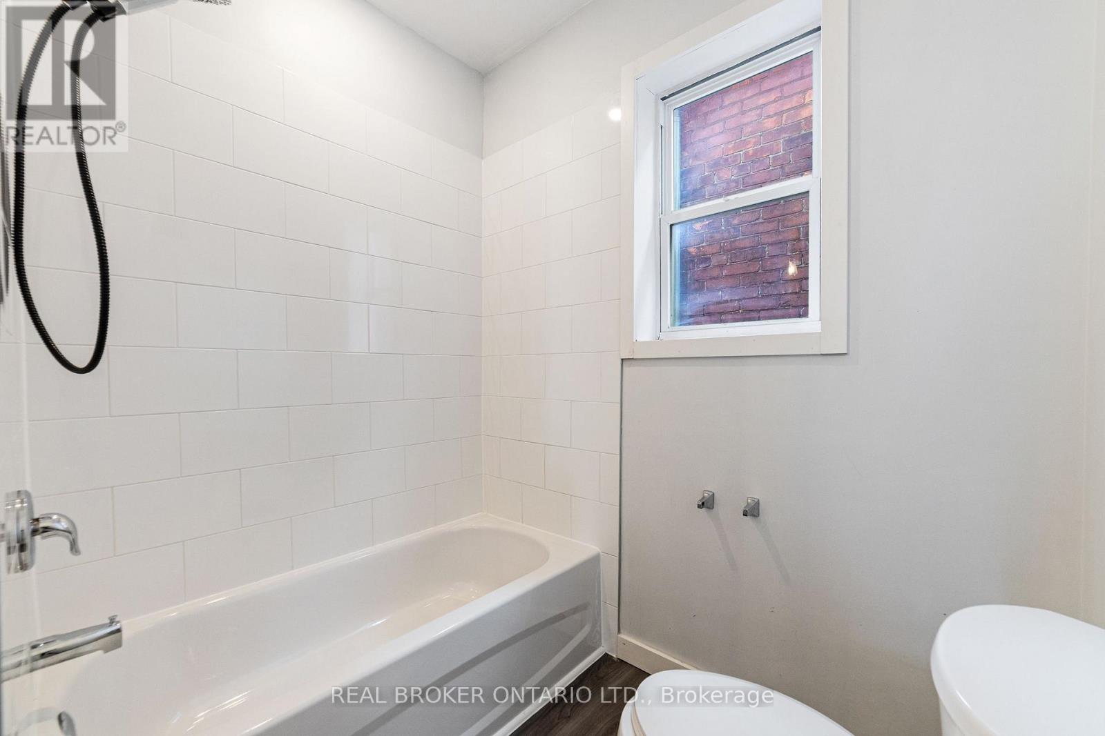 208 Mary Street Property Photo 27