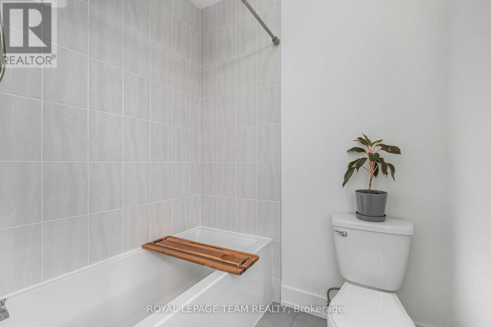 622 Malahat Way Property Photo 17