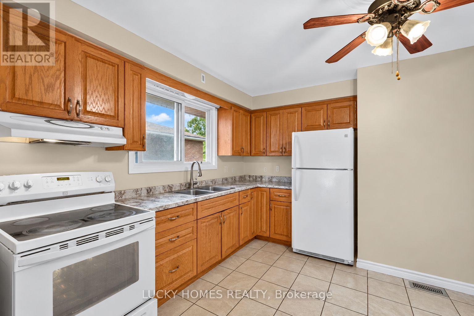 3061 Lloyd George Boulevard Property Photo 16