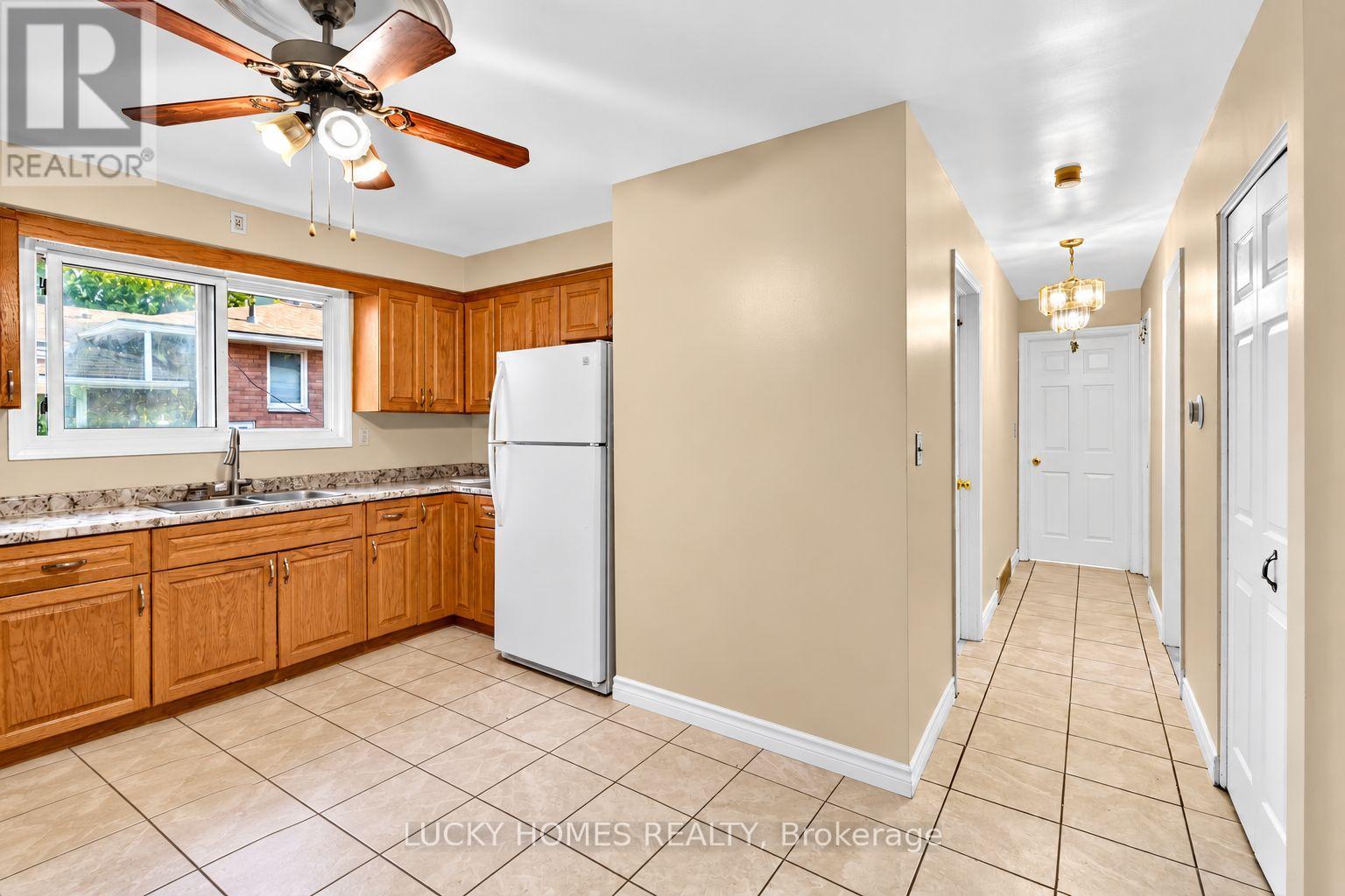 3061 Lloyd George Boulevard Property Photo 17