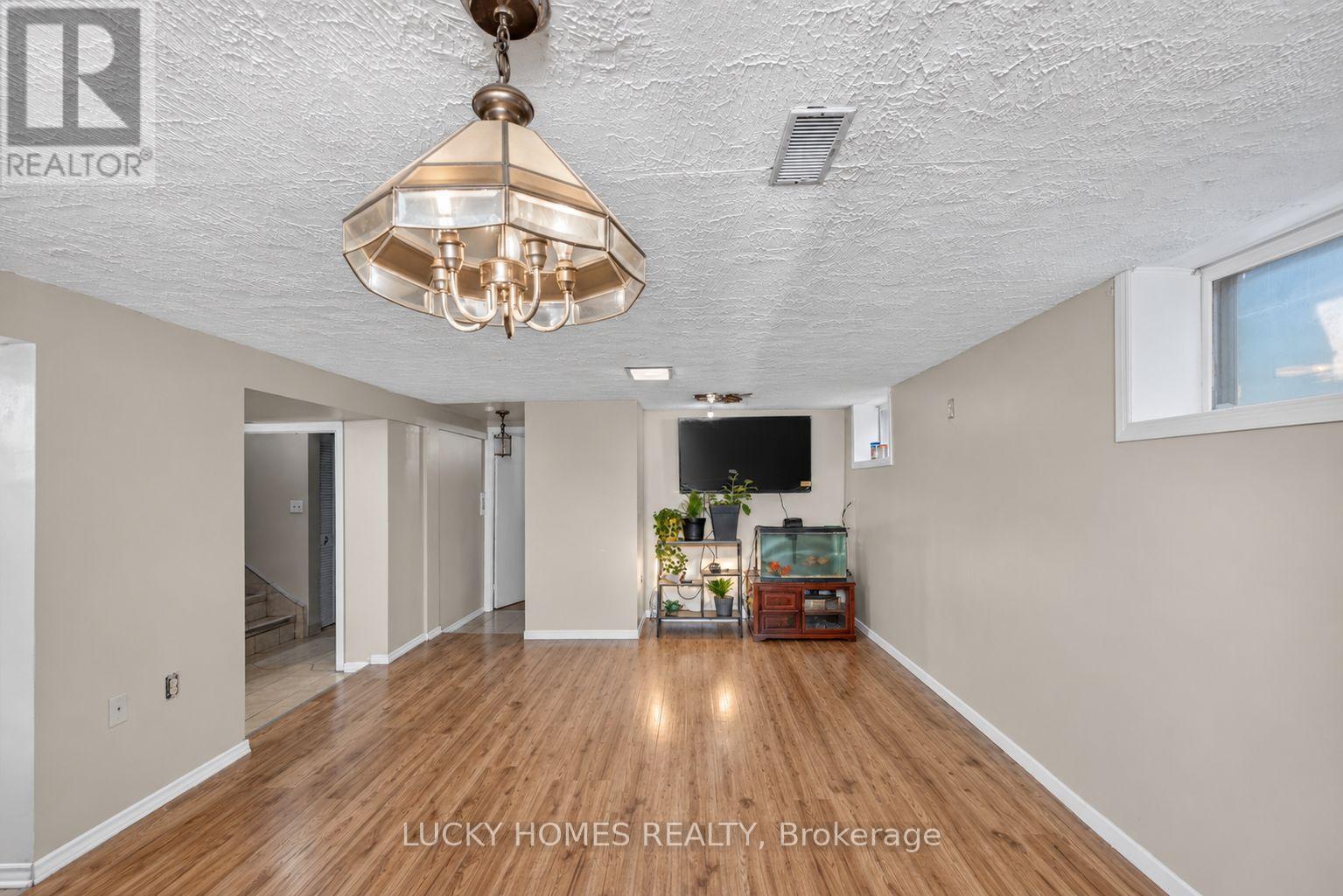 3061 Lloyd George Boulevard Property Photo 36