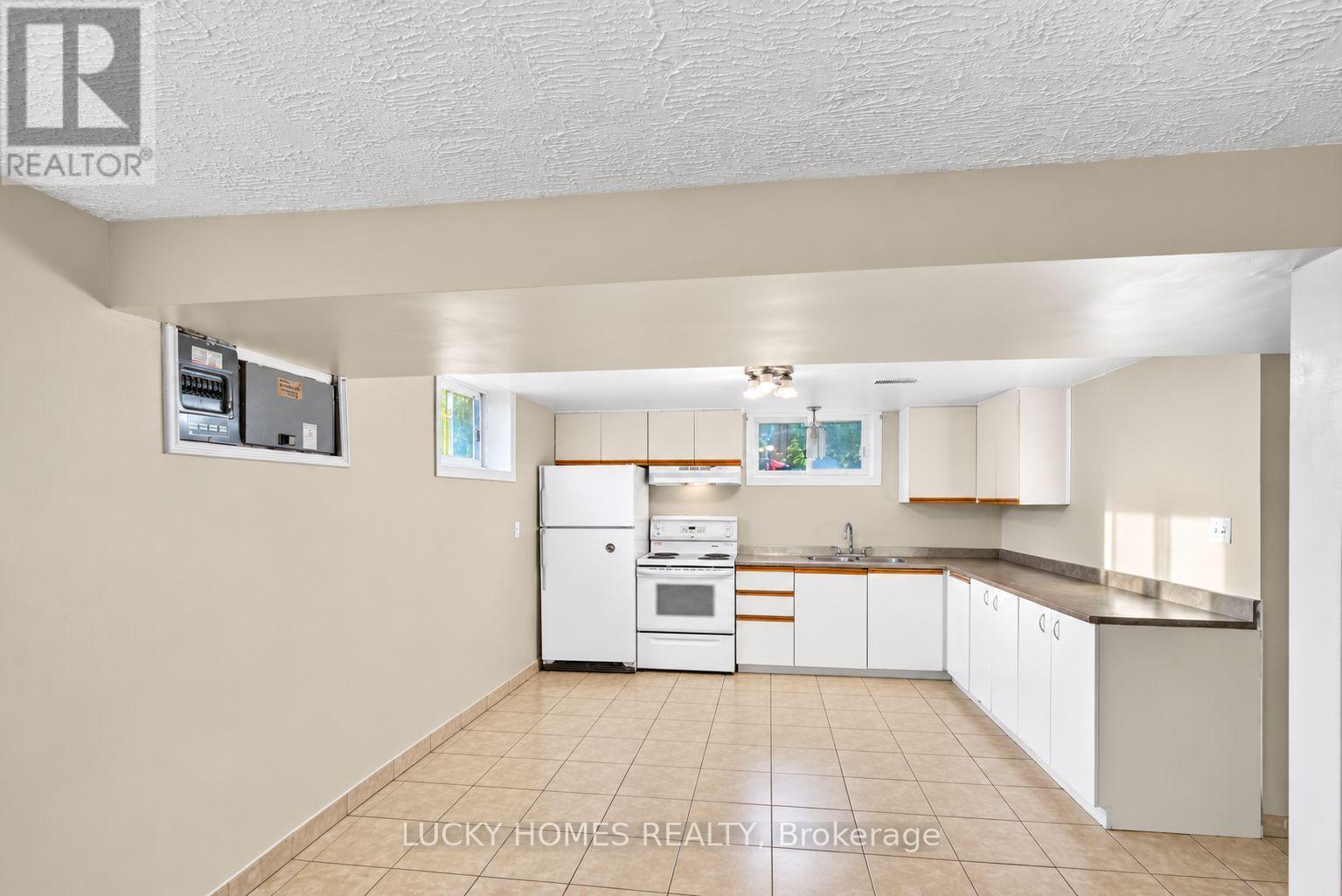 3061 Lloyd George Boulevard Property Photo 38