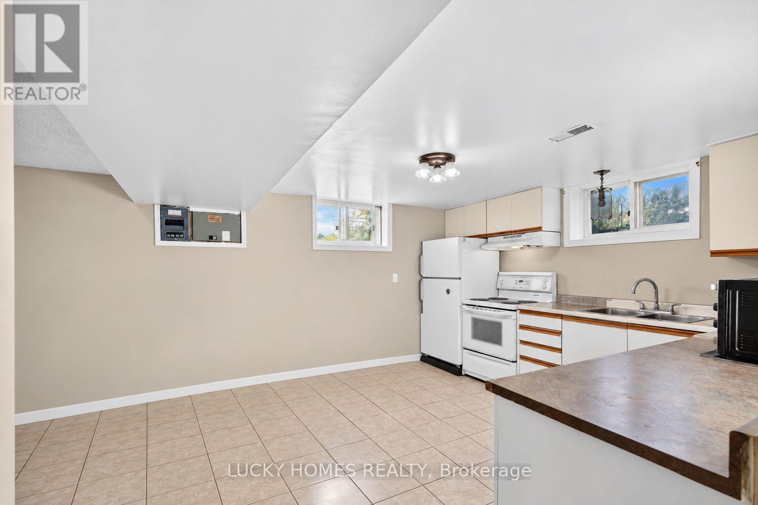 3061 Lloyd George Boulevard Property Photo 39