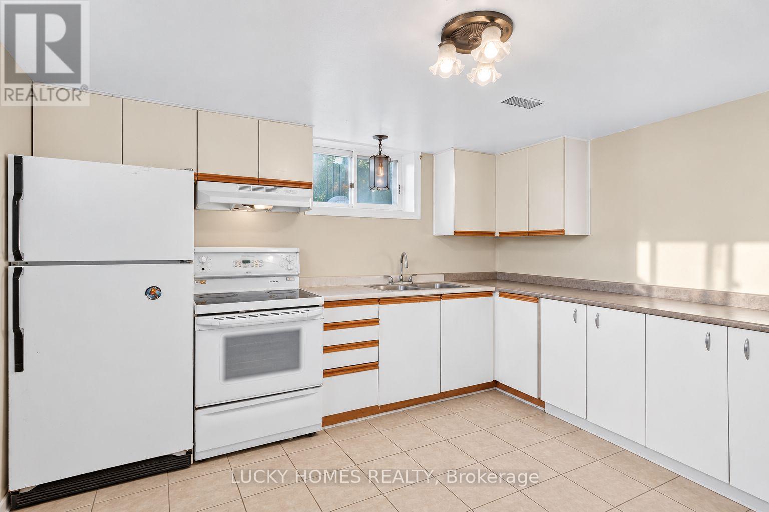 3061 Lloyd George Boulevard Property Photo 40
