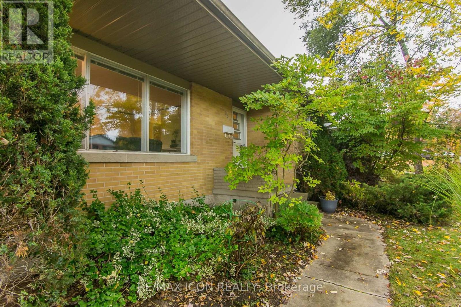 201 Dawson Street Property Photo 3