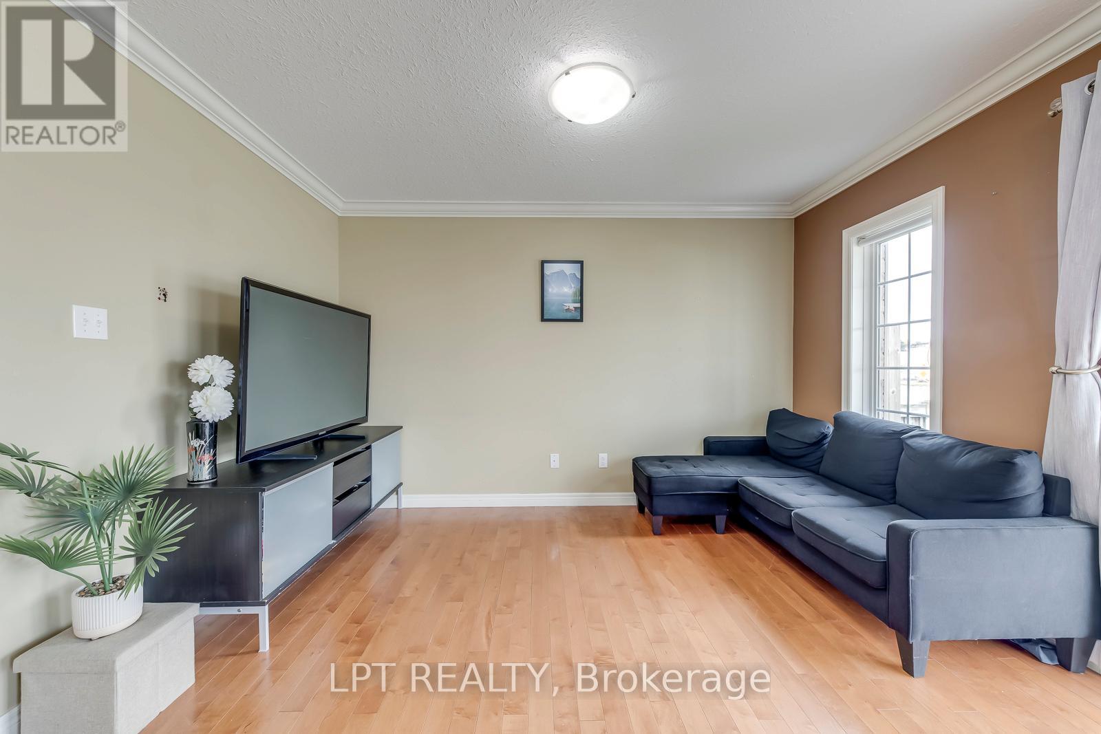 6 - 10 Fallowfield Drive Property Photo 13