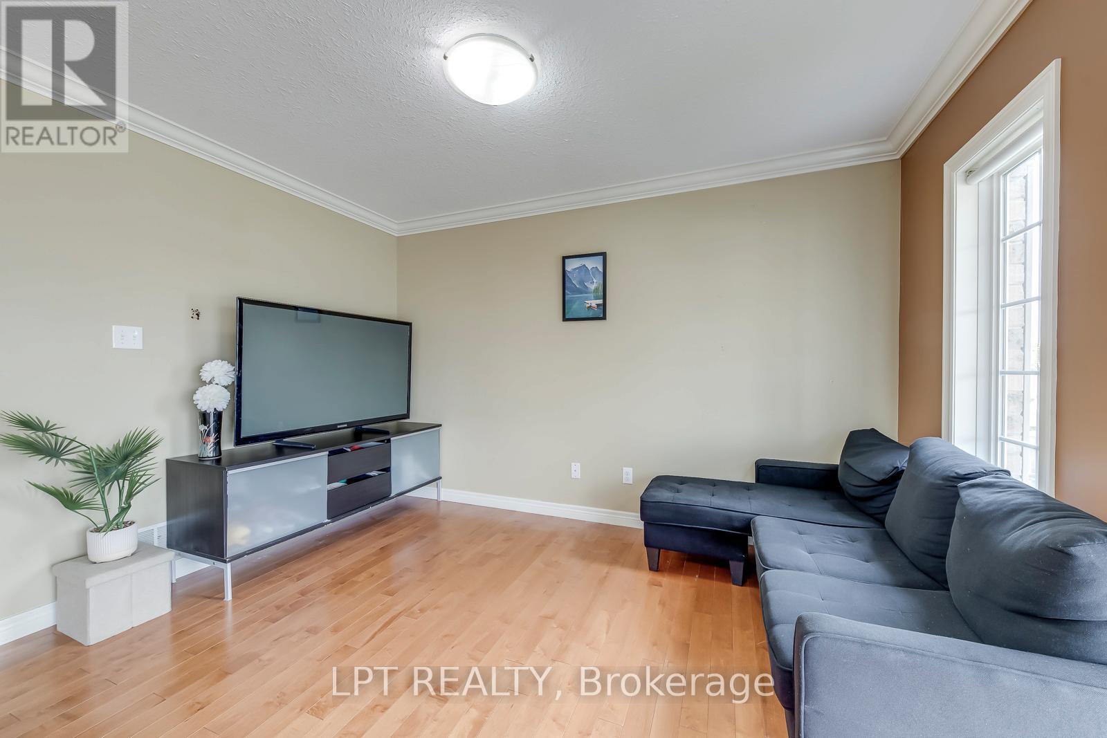 6 - 10 Fallowfield Drive Property Photo 14