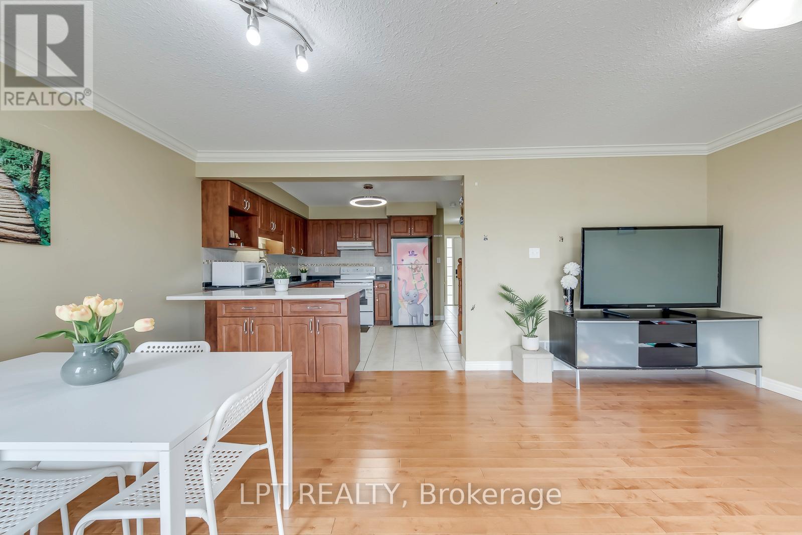 6 - 10 Fallowfield Drive Property Photo 15