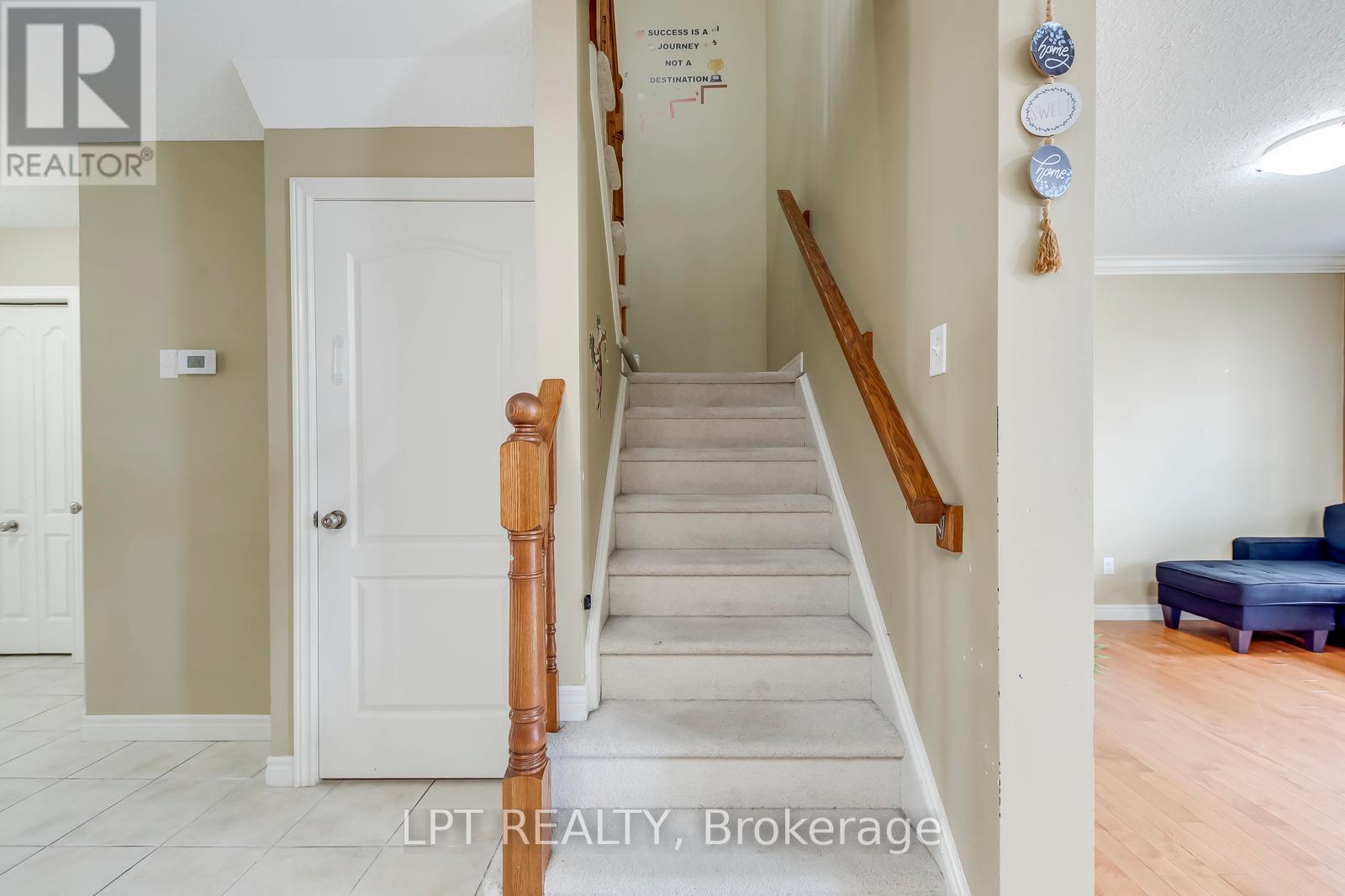 6 - 10 Fallowfield Drive Property Photo 19