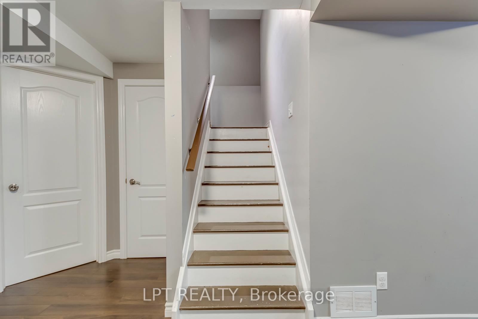 6 - 10 Fallowfield Drive Property Photo 32
