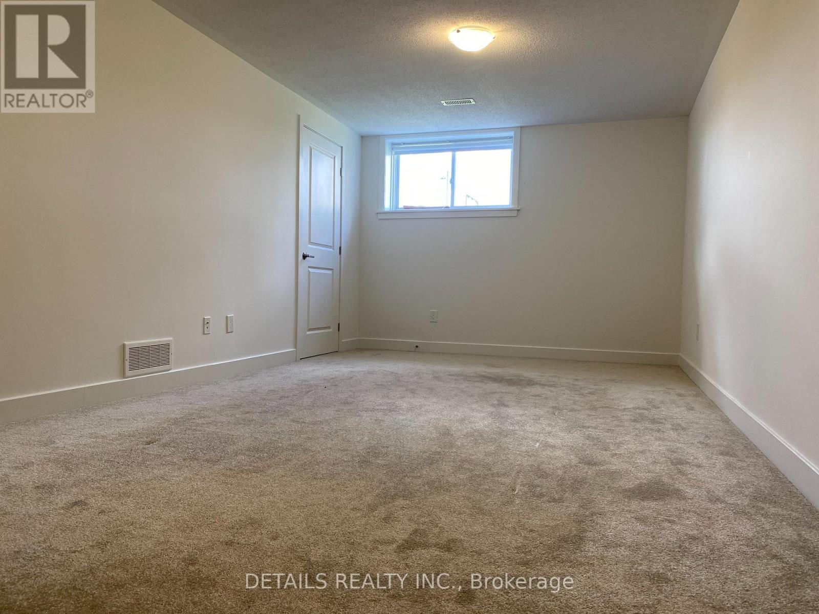 56 Robusta Lane Property Photo 33