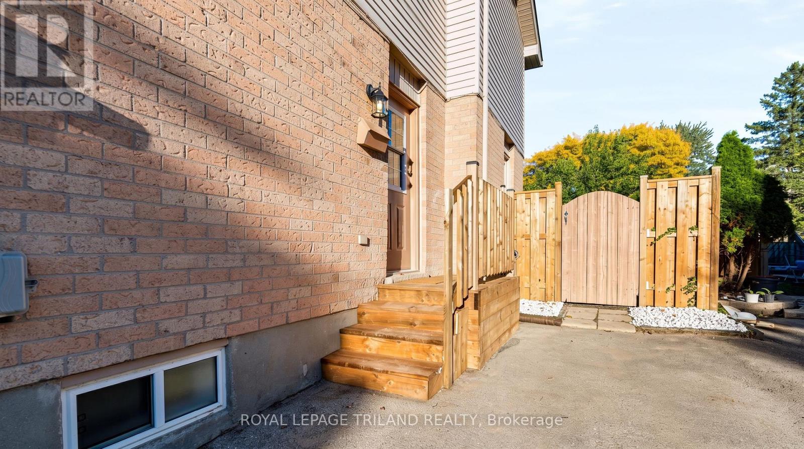 136 Golfdale Crescent Property Photo 4