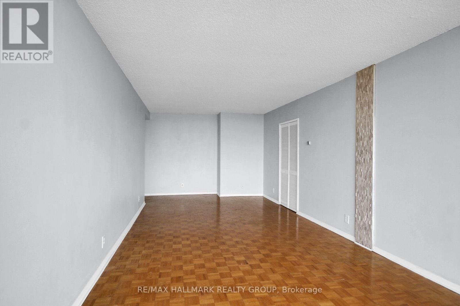 1503 - 505 St Laurent Boulevard Property Photo 12